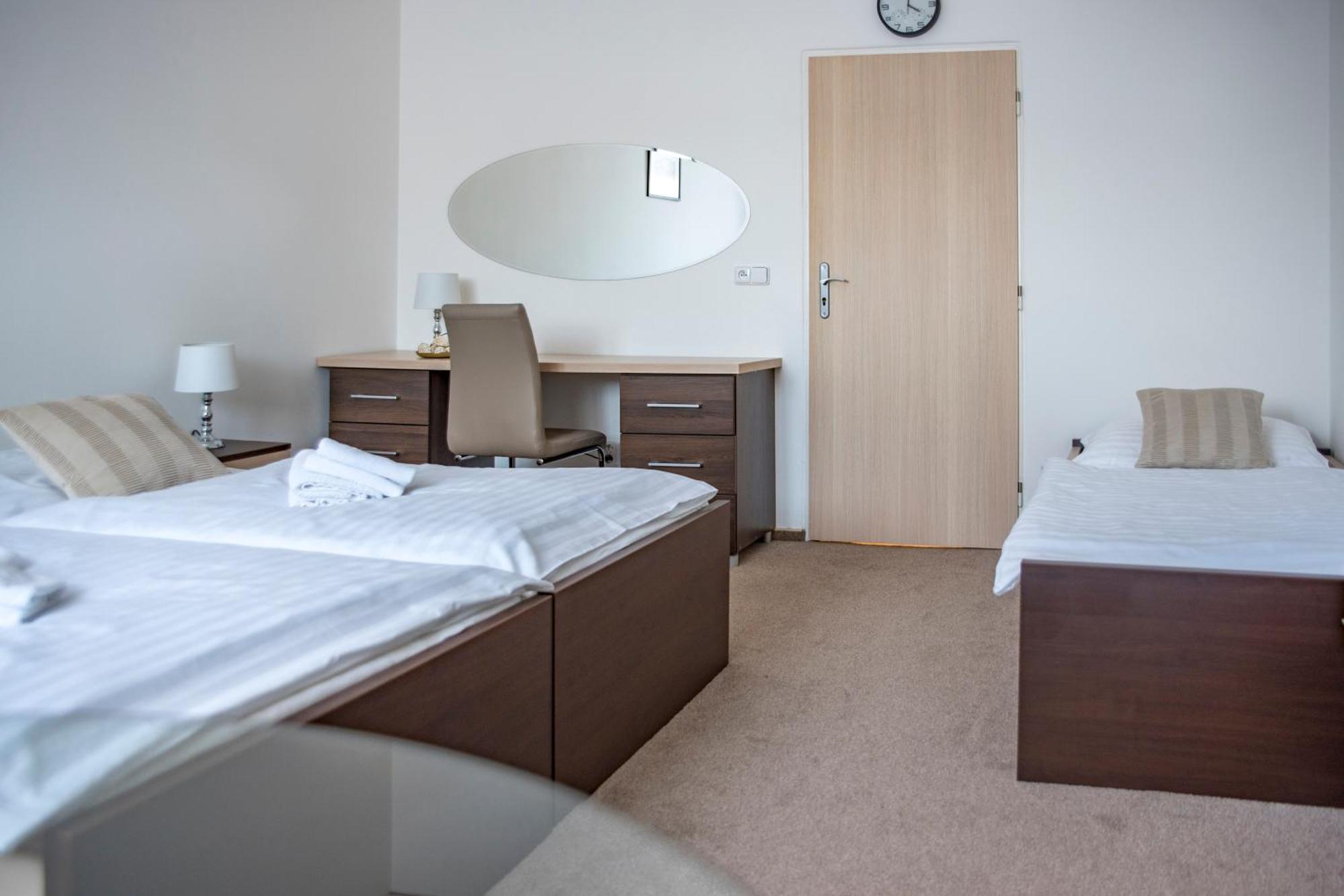 Classic Apartmany Trinec Luaran gambar