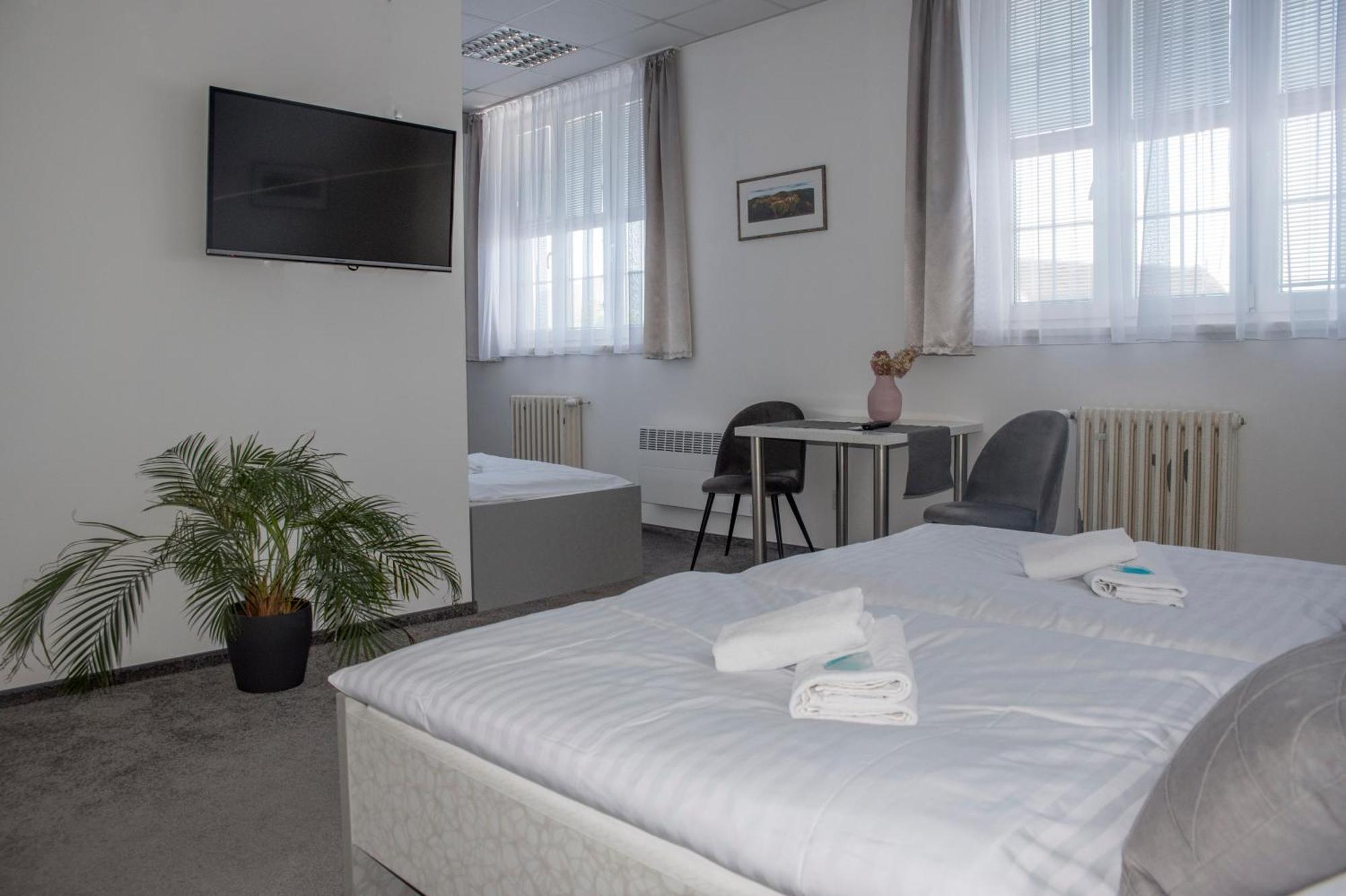 Classic Apartmany Trinec Luaran gambar