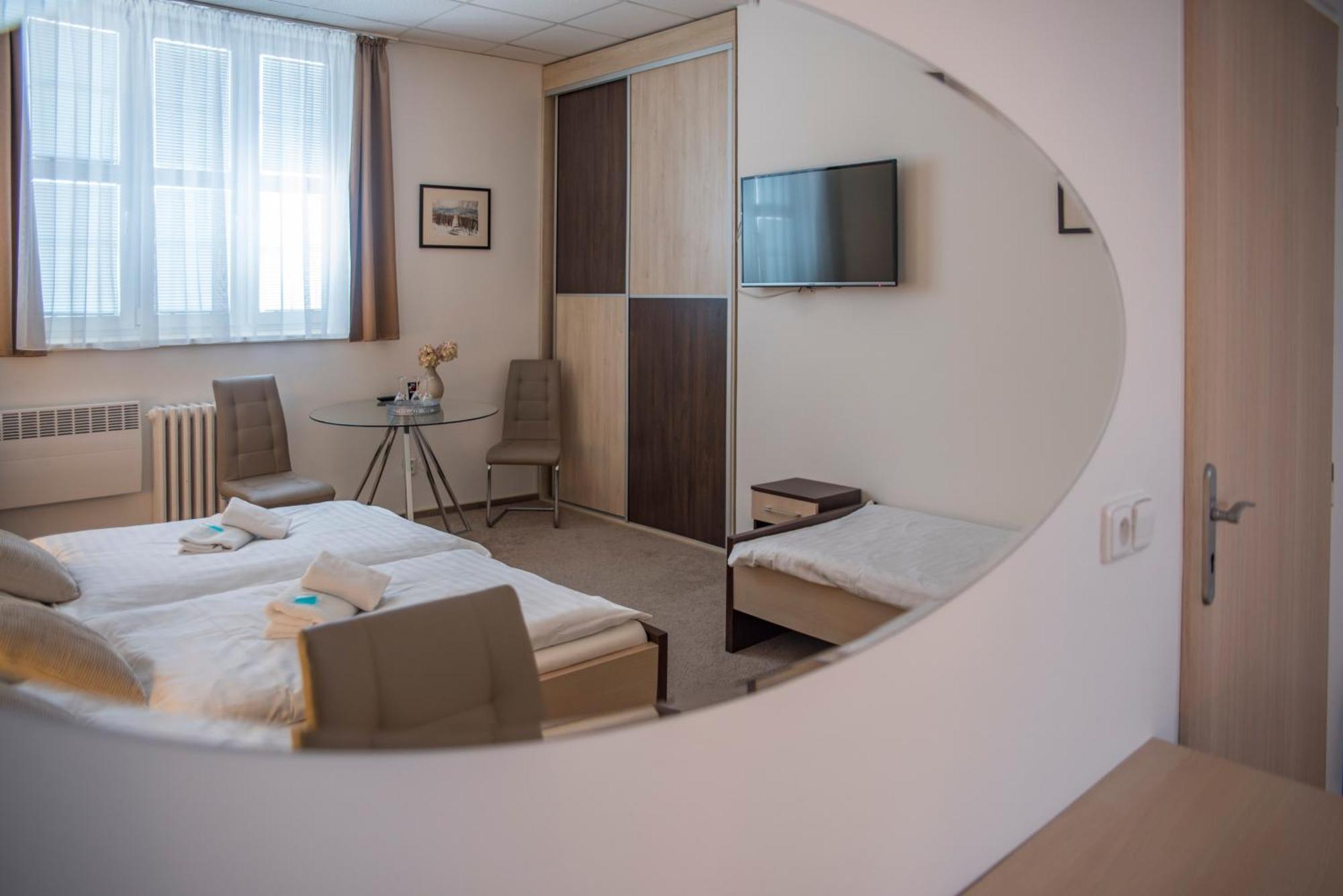 Classic Apartmany Trinec Luaran gambar